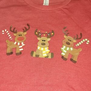 Reindeer Trio Heather Red XS Short Sleeve Tee